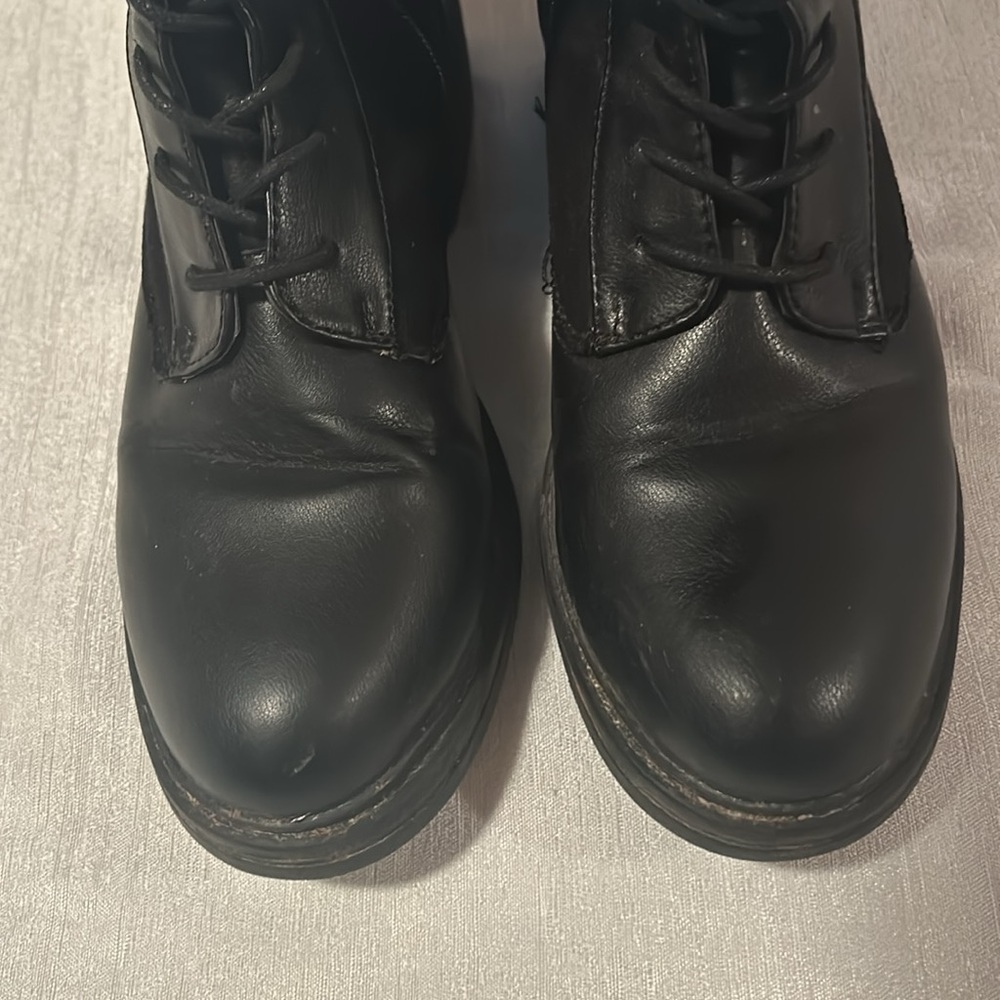 Central Point Tall Black Boot Heeled w Buckle & Cute design Size 10 Combat Style - Picture 7 of 15